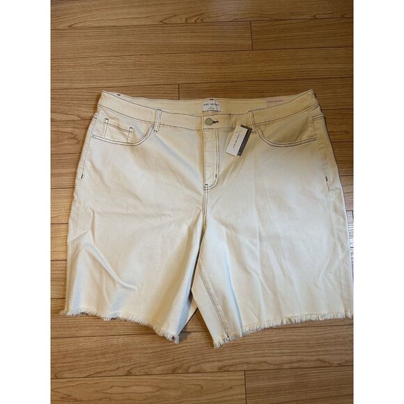 NWT Lane Bryant Signature Fit‎ Boyfriend Bermuda Shorts 24 Mid Rise - Picture 1 of 6